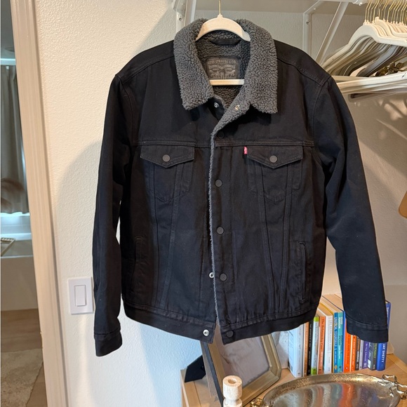 Levi's Black Denim Jacket with Gray Sherpa Collar - Picture 5 of 6